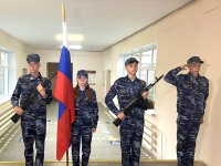 Важный элемент воспитания: в школах России проводятся церемонии  поднятия флага и исполнения гимна
