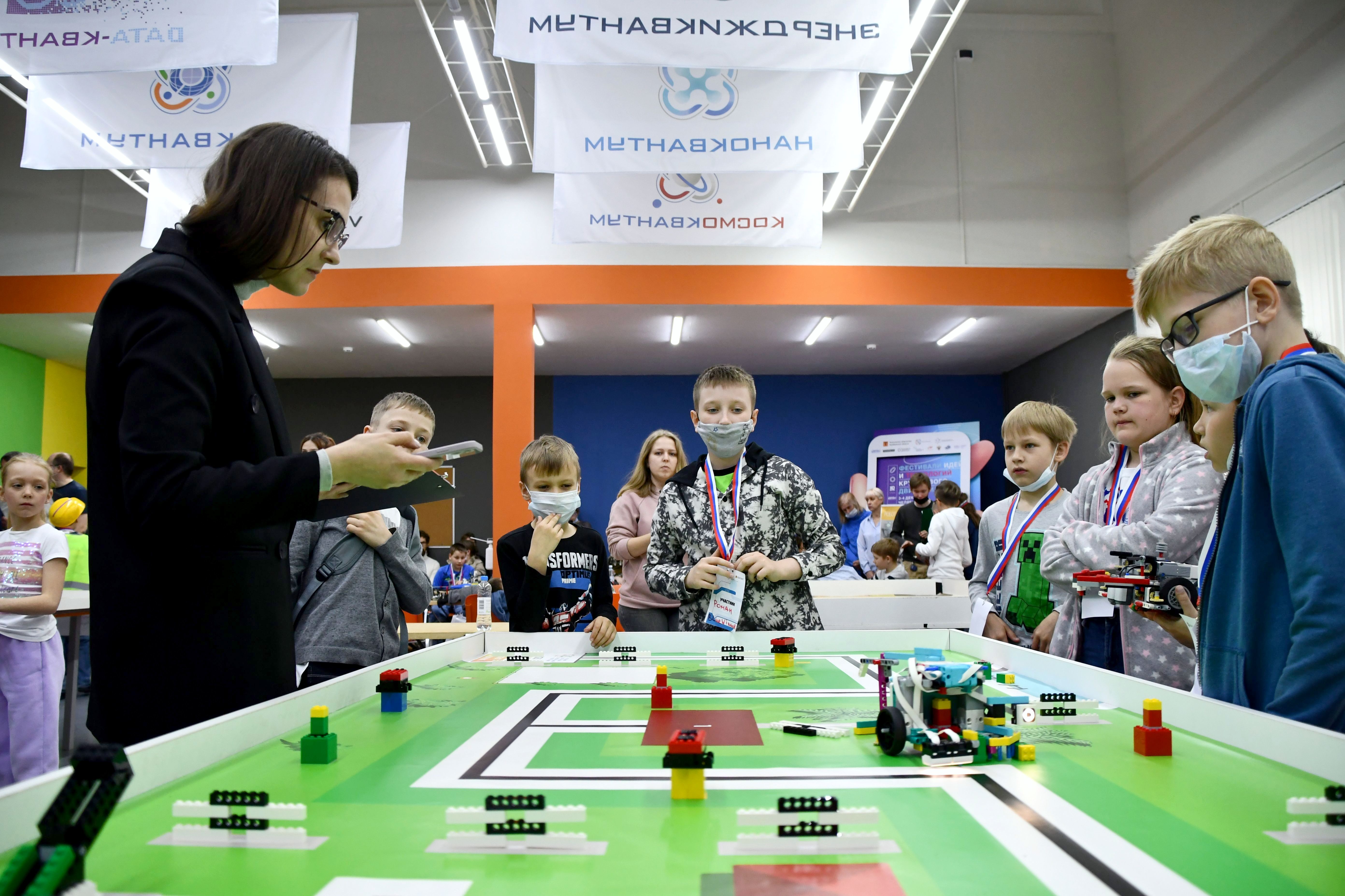 Южноуральские школьники продемонстрировали, что умеют роботы