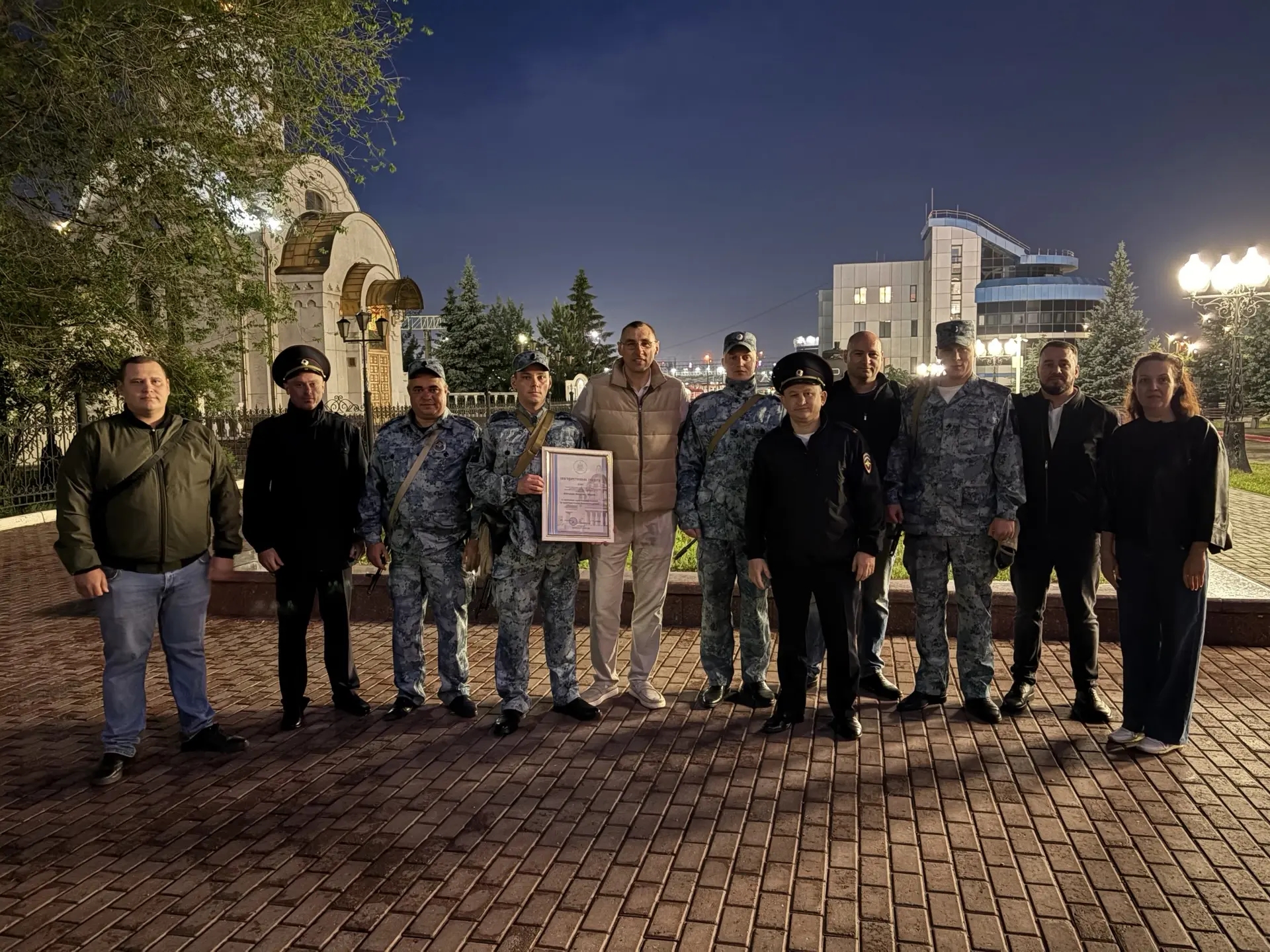 Руководство полиции Копейска встретило сотрудников ОМВД, вернувшихся из служебной командировки