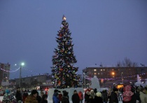 25 декабря на площади Трудовой славы будут завершены работы по строительству ледового городка
