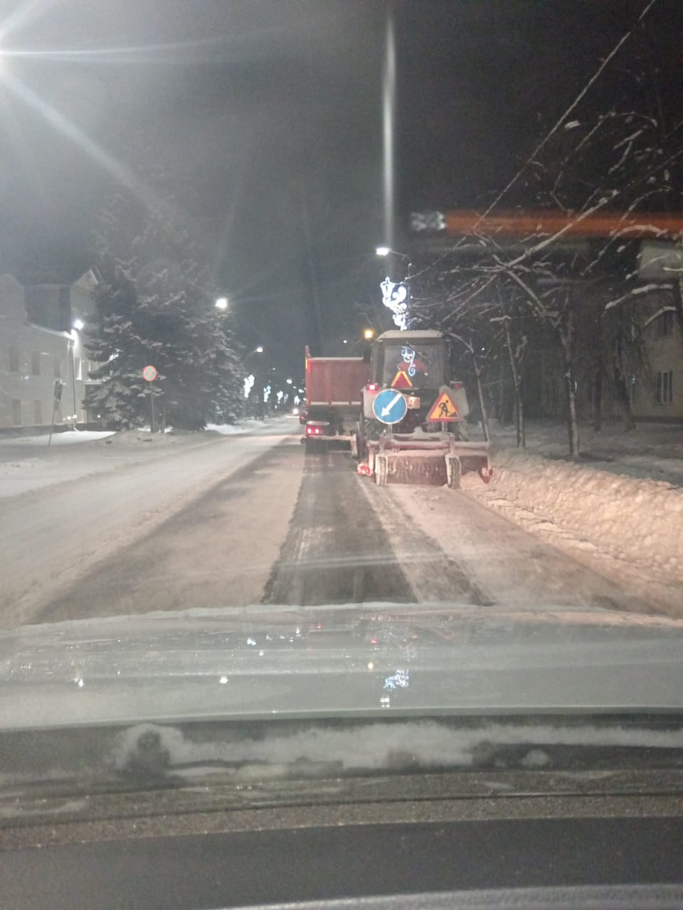 Снегоуборочная техника Копейска продолжает работу в выходные дни
