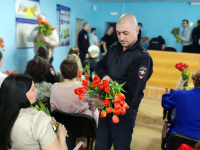 В Копейске для сотрудниц полиции состоялся праздничный рапорт, посвящённый 8 Марта