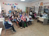 Cотрудники библиотеки посёлка Потанино города Копейска устроили литературный праздник для юных читателей и их родителей