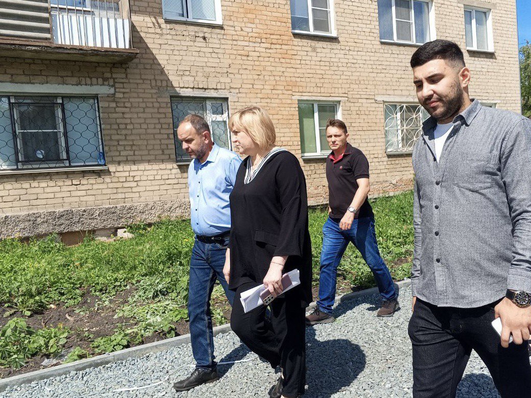 Глава Копейска проконтролировала выполнение работ по благоустройству объектов в рамках проекта «Формирование комфортной городской среды»