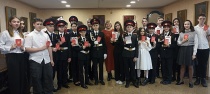 В Копейске торжественно вручили паспорта