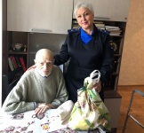ОМВД г.Копейск поздравили ветерана в день 80-годовщины Курской битвы