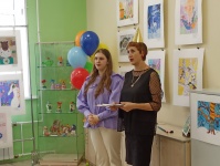 В библиотеке открылась выставка «Цветные фантазии»