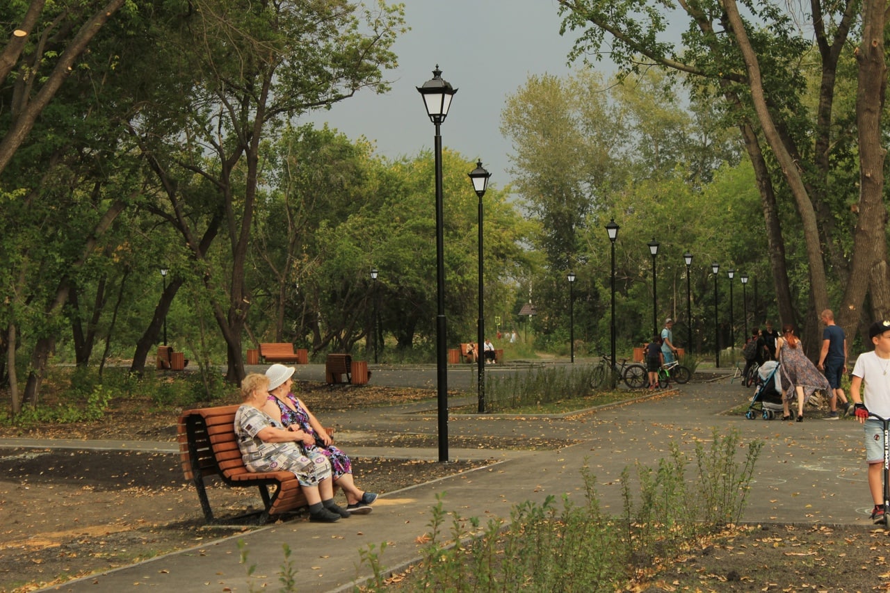 В поселке Бажово открылся новый сквер