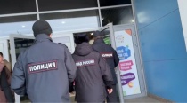 Полиция Копейска провела рейд в торговых комплексах города по профилактике правонарушений несовершеннолетними