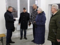 Глава посетил пункт зимнего проката в Старокамышинске