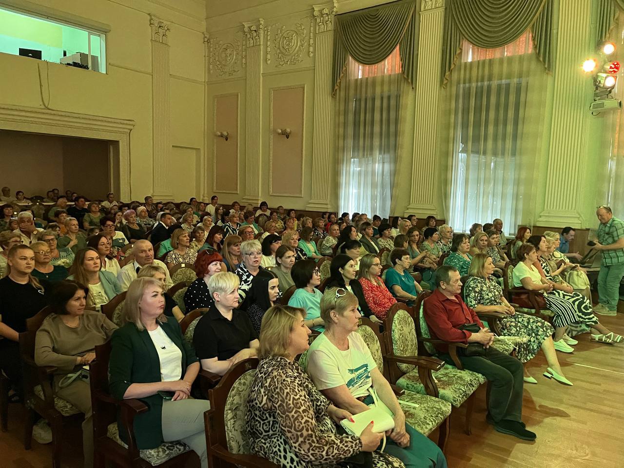 В Копейске отпраздновали День социального работника | 06.06.2024 | Копейск  - БезФормата