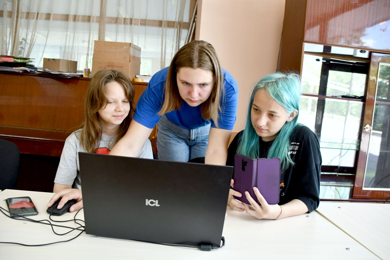 Дети из ДНР приобщились к техническому творчеству в оздоровительном лагере Челябинска