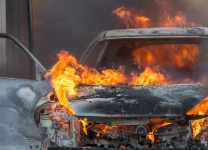 Сотрудники полиции задержали жителя Челябинска, который умышленно поджог автомобиль