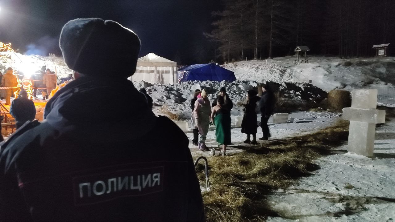 Полицейские Челябинской области обеспечили правопорядок во время ночных мероприятий, посвященных празднованию Крещения Господня