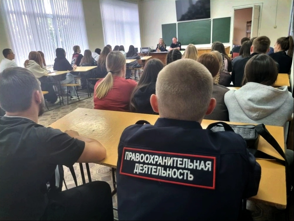 В преддверии летних каникул  сотрудники полиции Копейска проводят профилактическую работу с молодежью