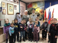 Полицейские города Копейска провели экскурсию для детсадовцев
