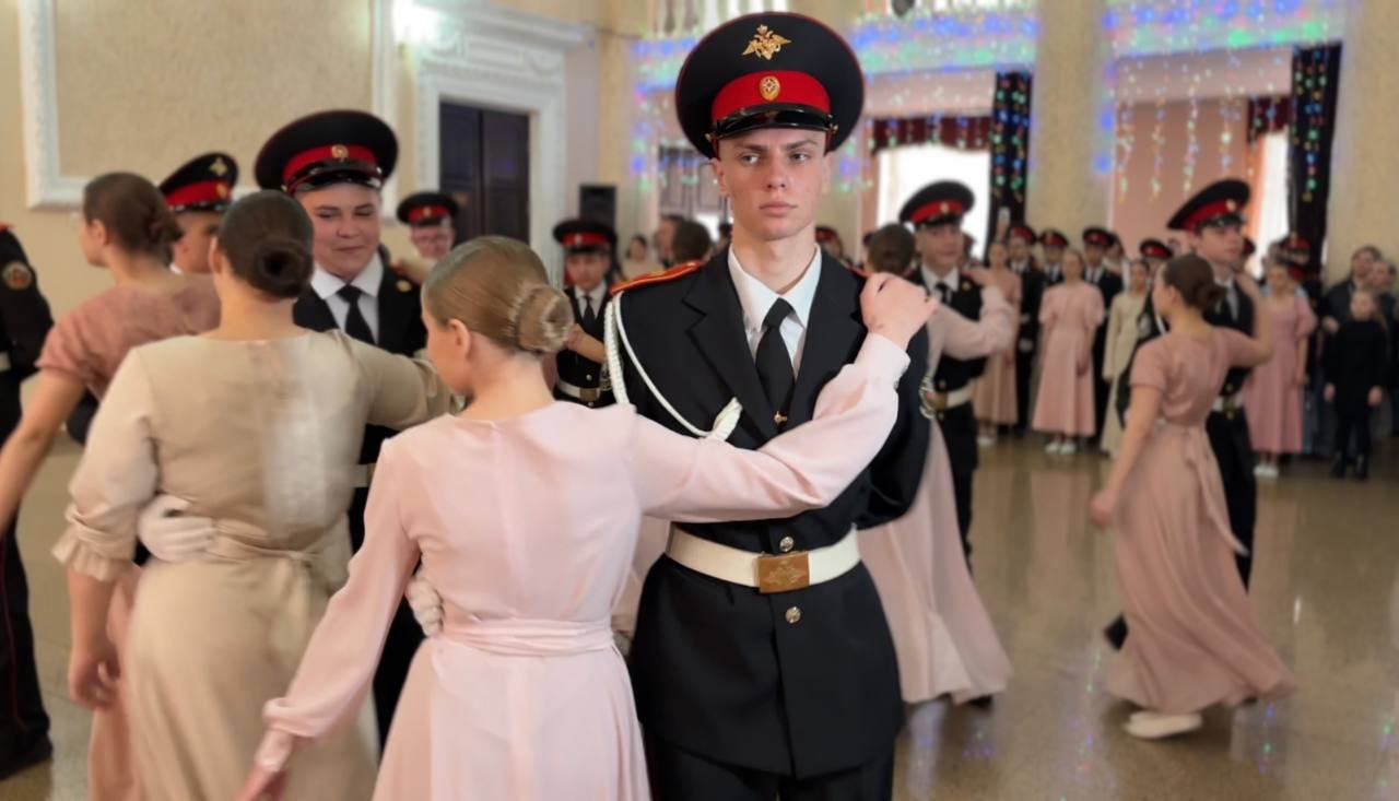 В Копейске прошел «Бал кадетов»