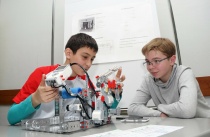 80 юных южноуральцев получат по 50 тыс. рублей за выдающиеся достижения в области науки и творчества 