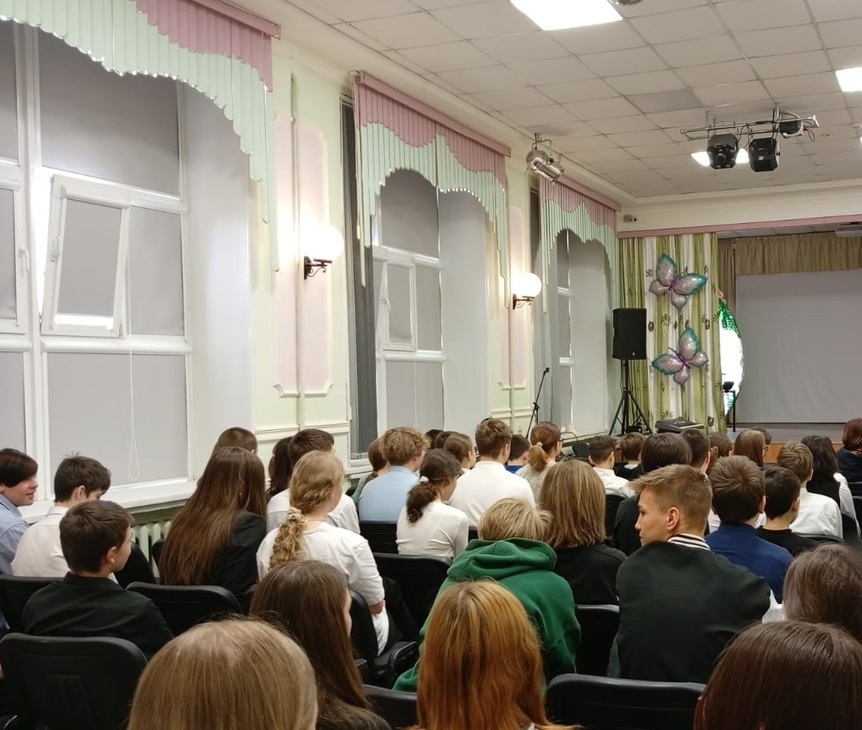 В Копейске полицейские проводят со школьниками лекции о проблеме наркомании 