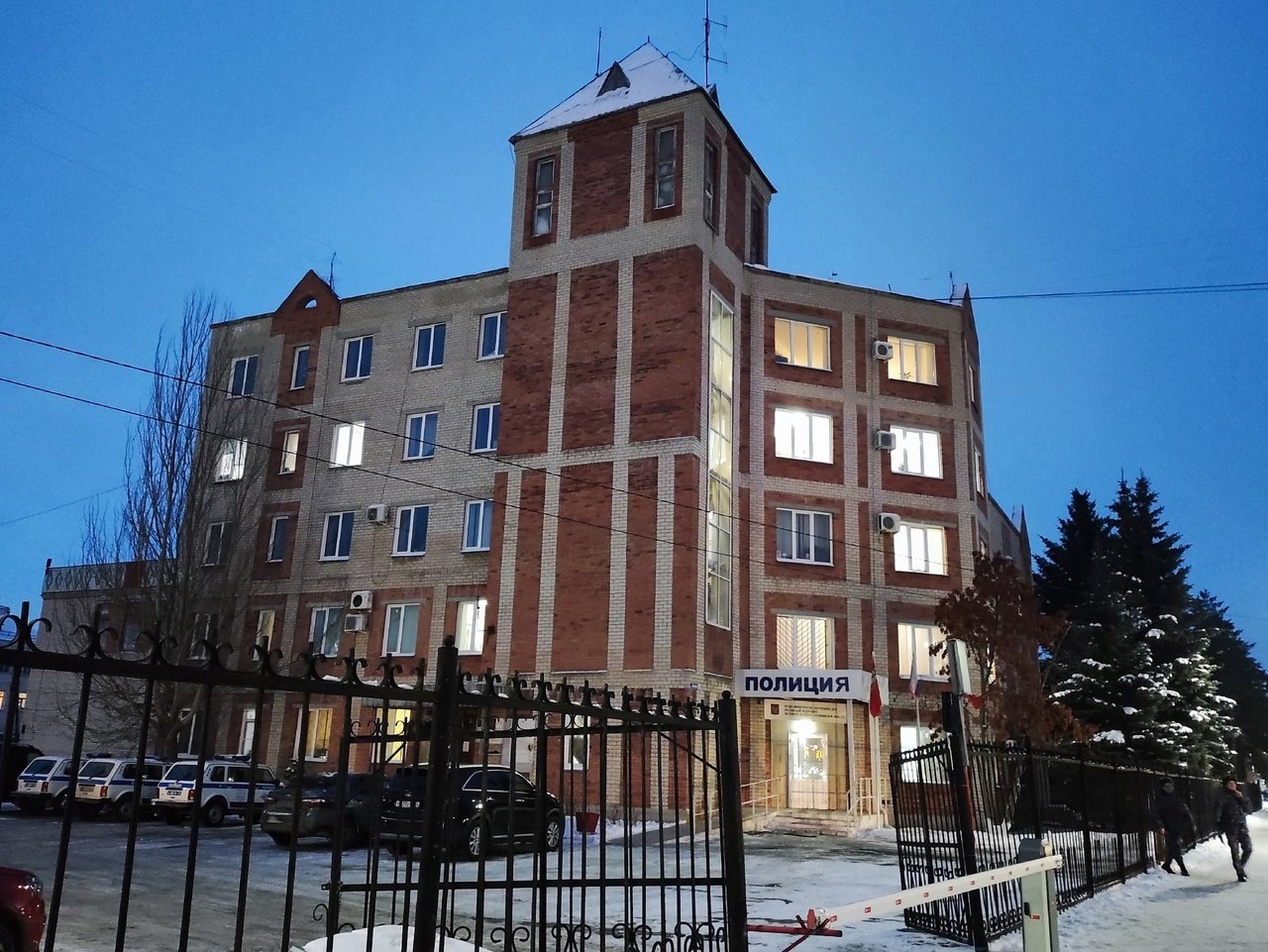 За появление в общественном месте в состоянии алкогольного опьянения – административная ответственность.