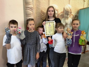 В Копейске прошел первый городской фестиваль-конкурс настольных театров