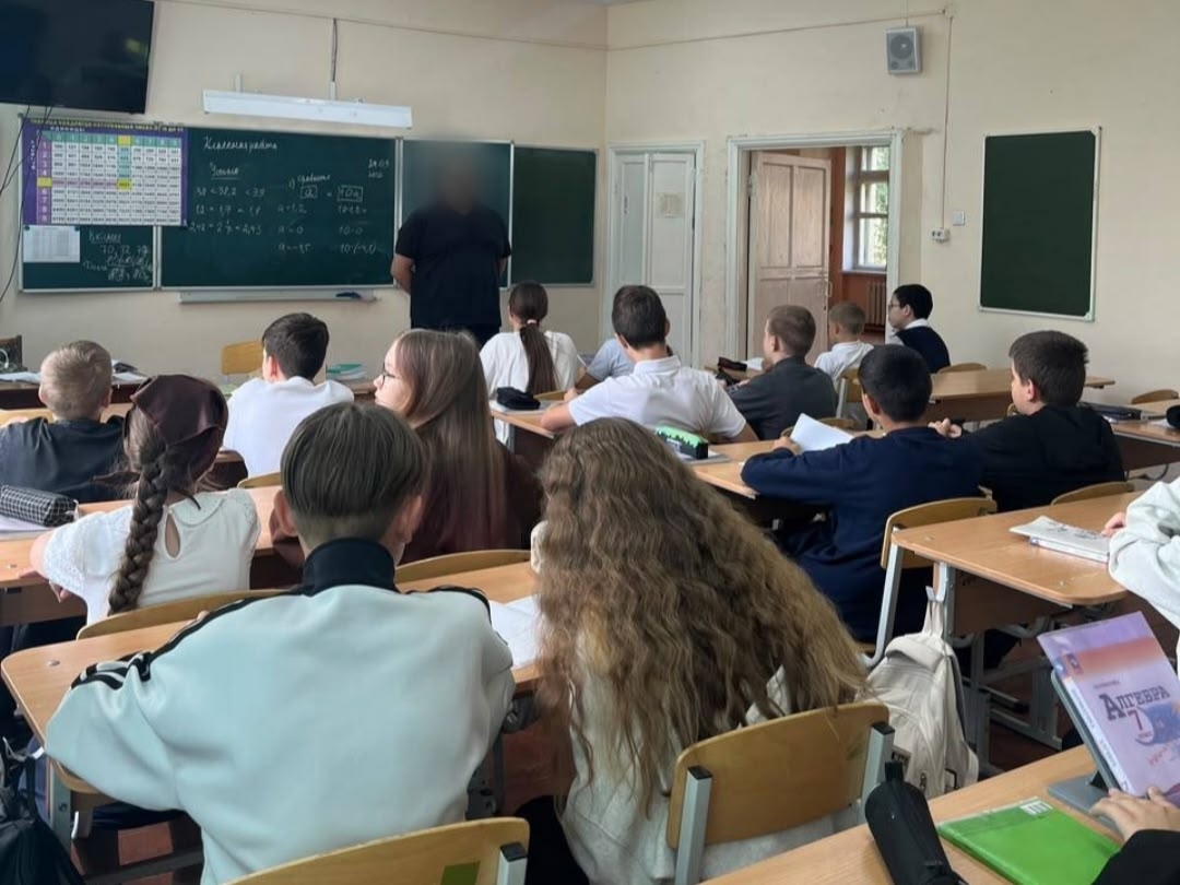 В Копейске в рамках акции «Сообщи, где торгуют смертью» полицейские проводят профилактические встречи со школьниками