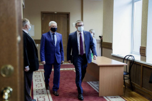 Алексей Текслер принял участие во внеочередном заседании Заксобрания Челябинской области, на котором депутаты избрали нового председателя