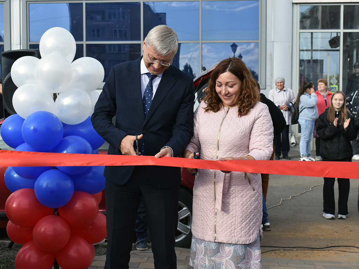 В поселке РМЗ торжественно открыли сквер | 12.09.2022 | Копейск - БезФормата