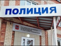 Житель Копейска выразил слова благодарности оперативнику за возврат непринятых банкоматом средств