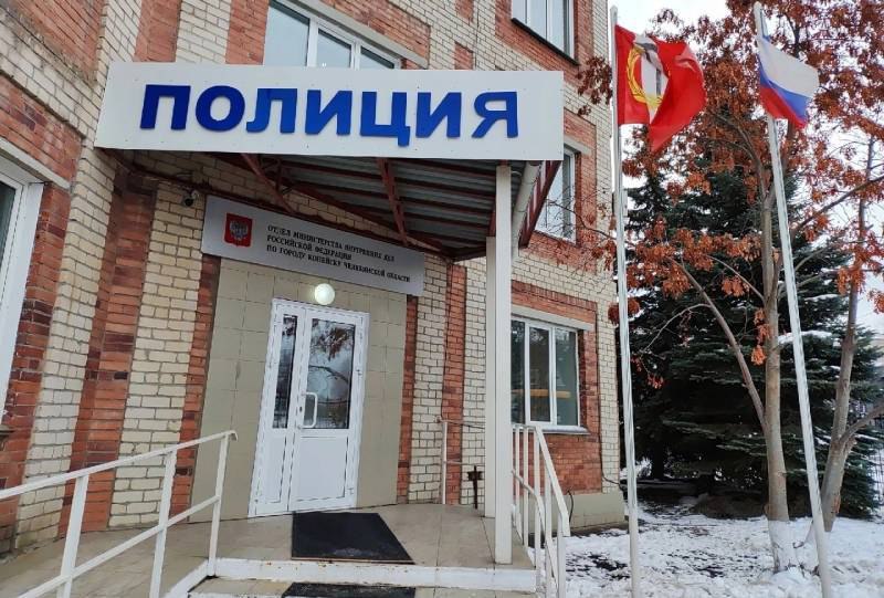 В Копейске сотрудники подразделения по делам несовершеннолетних забрали детей у злоупотребляющей наркотическими средствами матери
