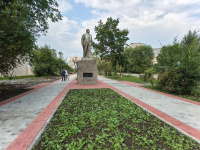 В Копейске завершаются работы по благоустройству скверов и пешеходных зон