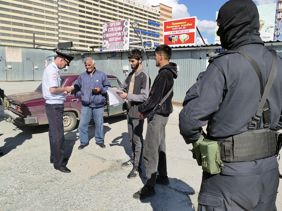 В Челябинской области продолжается оперативно-профилактическое мероприятие «Нелегальный мигрант»